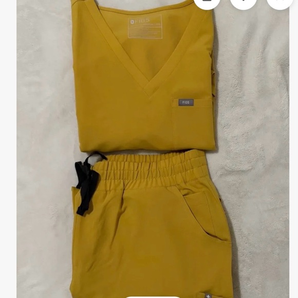 Figs Other - Figs Mustard Scrub Ensemble